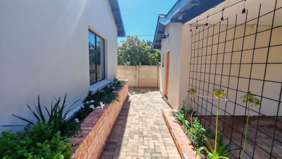 3 Bedroom Property for Sale in Hartenbos Central Western Cape